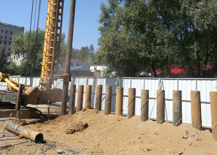 復雜地質條件下鋼管樁施工工法